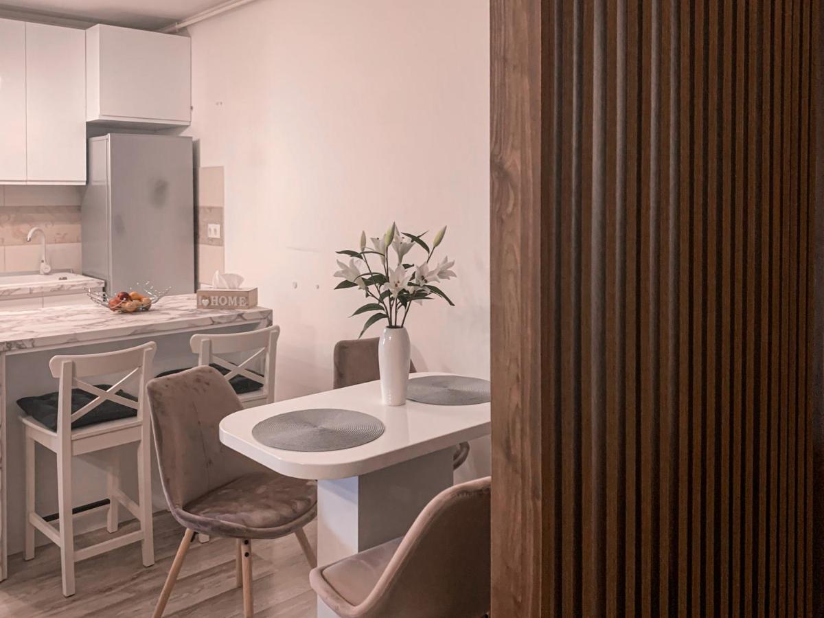 Apartment 2 Rooms Luxury Bukarest Exterior foto